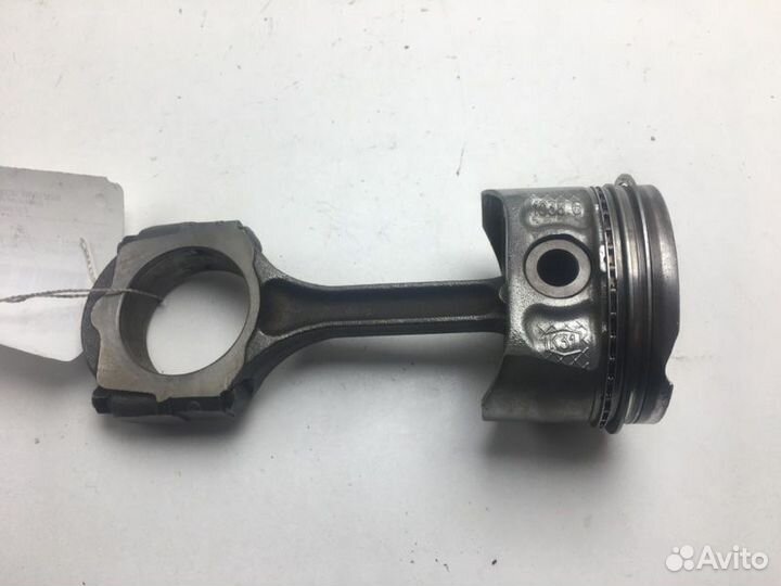 Поршень с шатуном Renault Megane LM2Y K4M 2006