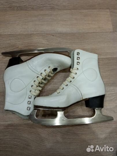 Коньки фигурные СССР нат. кожа размер 37,5