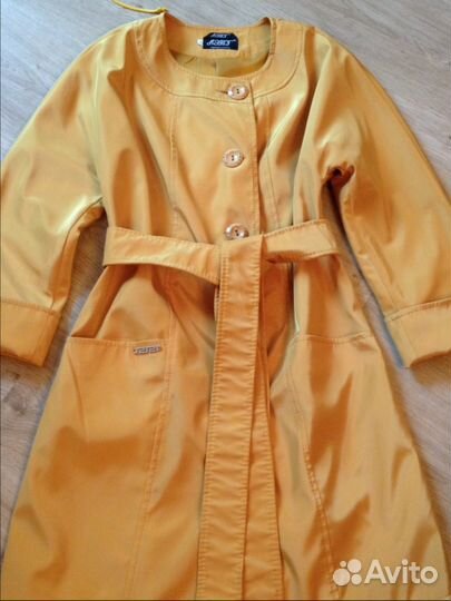 Красивый плащ