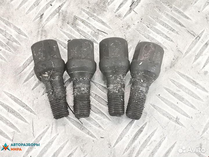 Болт колесный Peugeot 406 рест. 2001 701601139B