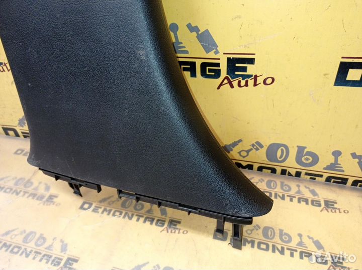 Обшивка стойки левая средняя Царапины Passat B5