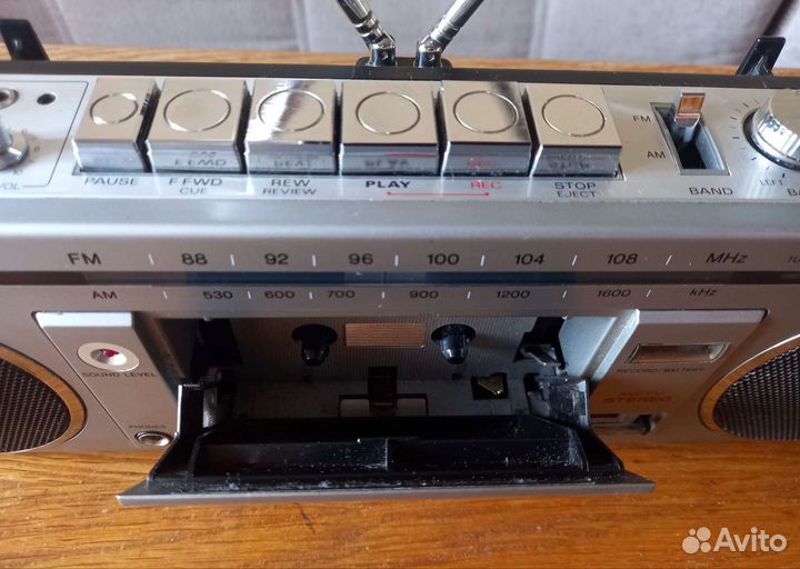 Магнитола Sanyo 7700 с фм 87-108 Mhz