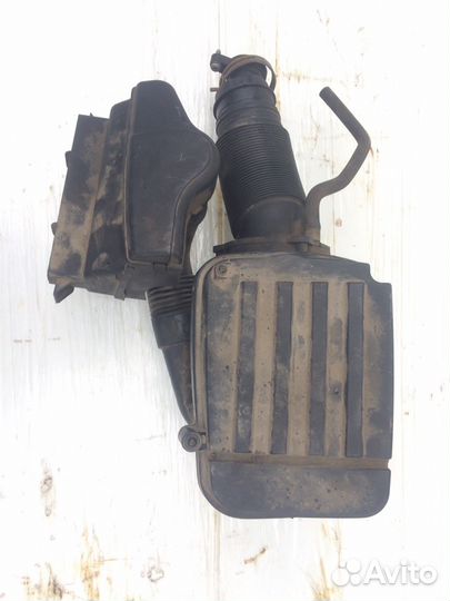 Корпус воздушного фильтра Skoda Yeti