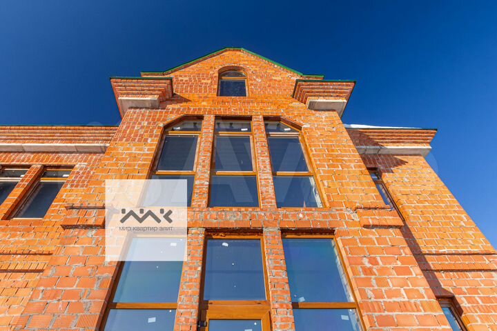 Коттедж 531 м² на участке 14 сот.