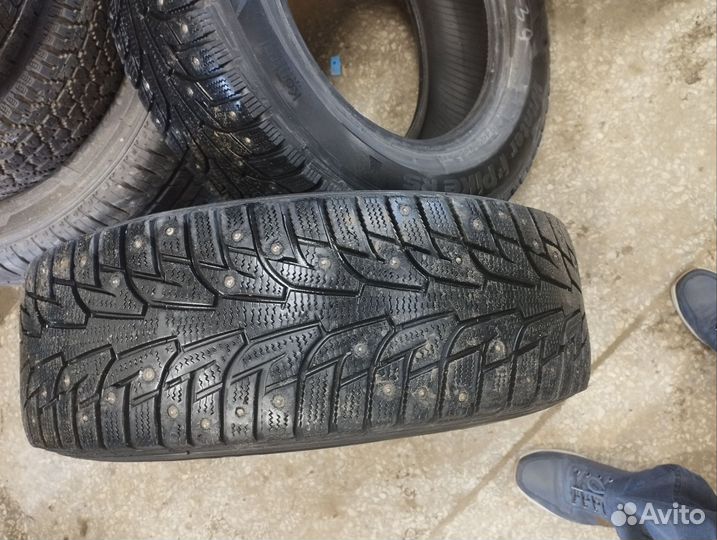 Зимние шины 215 65 r16