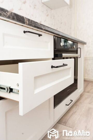 Дизайнерские кухонные гарнитуры 310*119