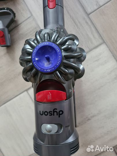 Вертикальный беспроводной пылесос dyson