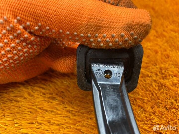 Ограничитель двери передний правый Volkswagen