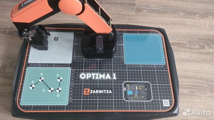 Робот манипулятор