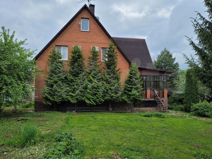 Коттедж 410 м² на участке 12 сот.