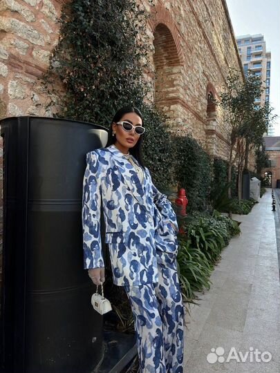 Костюм женский