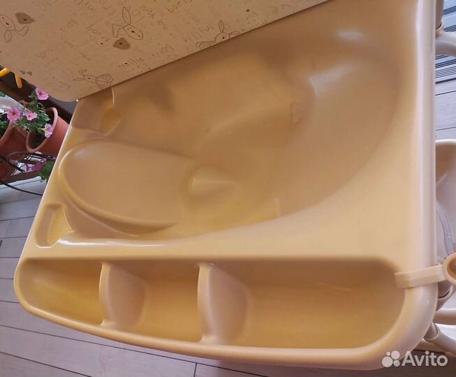 Ванночка для купания и пеленалтный столик Mamas&Pa