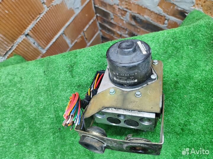 Блок ABS Volkswagen Touareg 7L