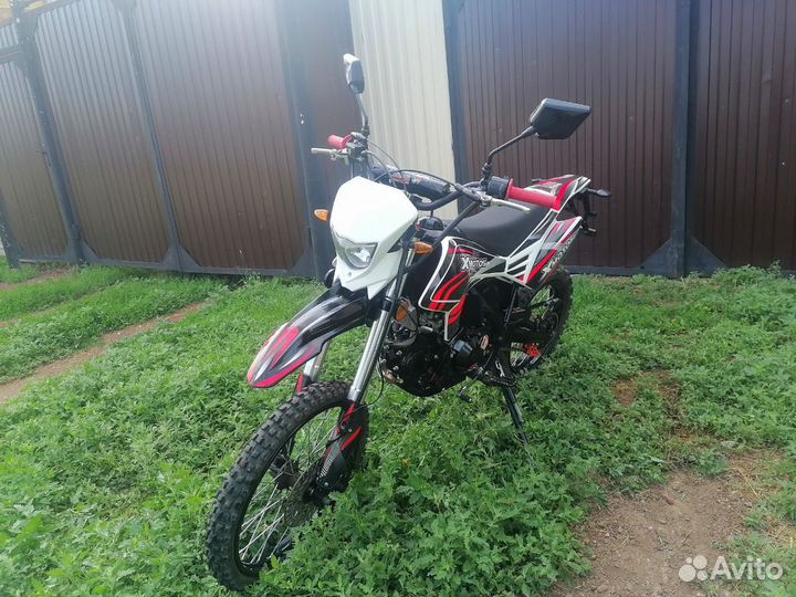 Питбайк X-motos YX140