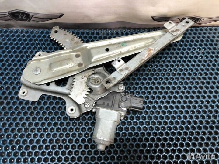 Стеклоподъемник механический задний правый R