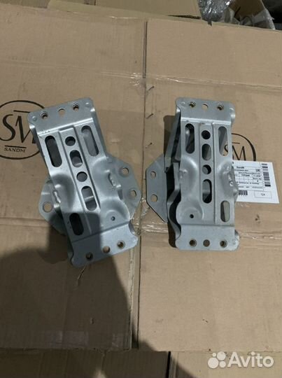 Кронштейн заднего усилителя Toyota Avensis 250 03