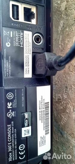 Xbox 360e + kinect, 500gb, freeboot aurora, 3 джоя