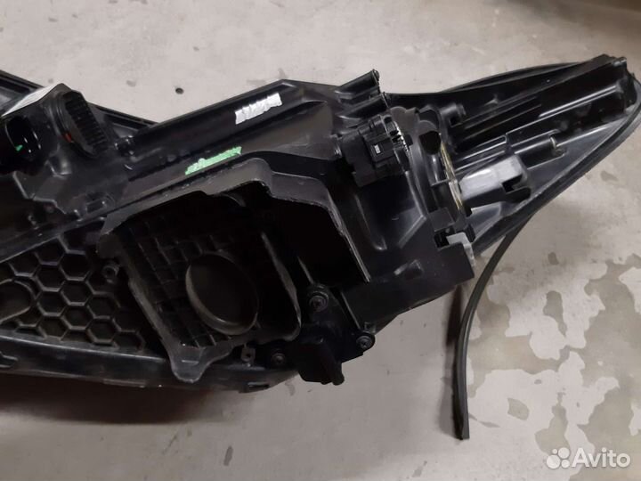 Фара правая Kia Sportage 4