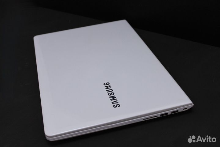 Ноутбук Samsung NP450R5E