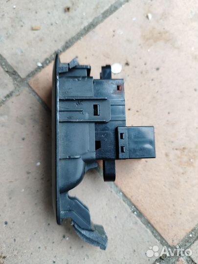 Кнопка стеклоподъемника Kia spectra primera р12