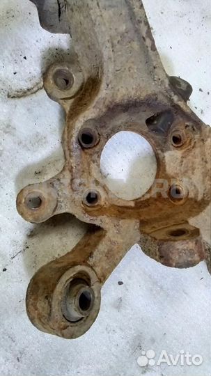 Кулак задний правый Хендай Соната 4 (EF)