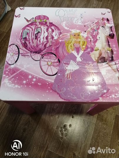 Столик для девочки