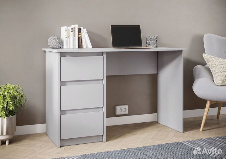 Стол письменный новый