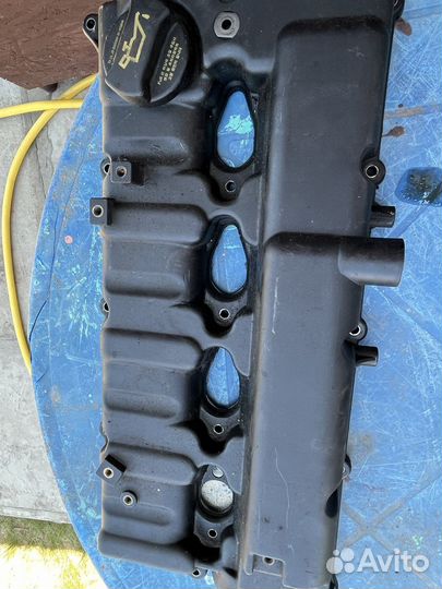 Клапанная крышка d4cb