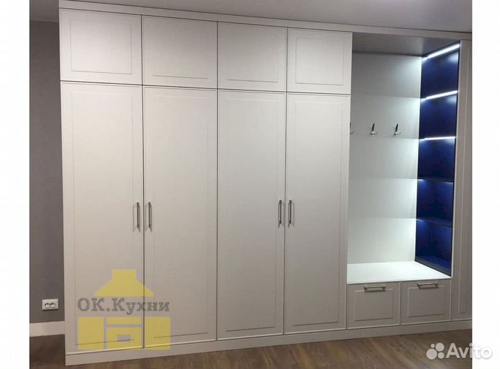 Шкаф распашной