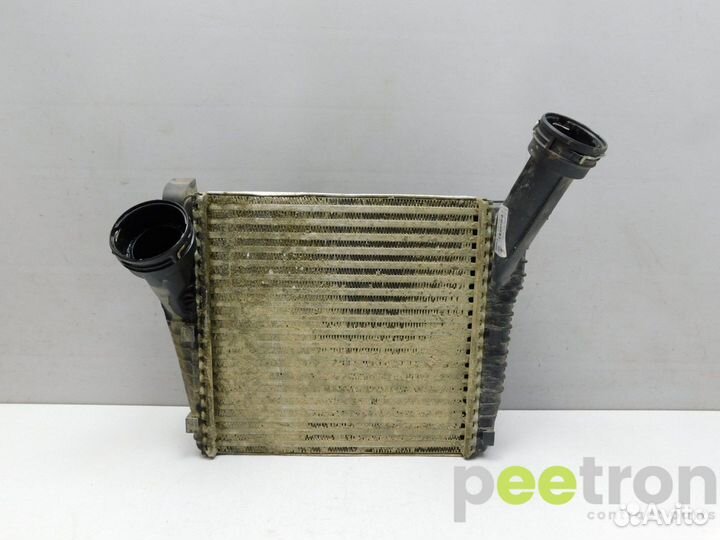 Б/У Интеркулер б/у 7P0145804B VAG