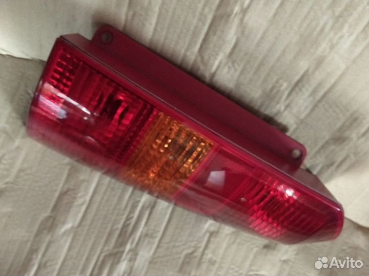 Задний правый фонарь Форд Фокус 1 универсал
