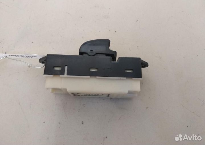 Кнопка стеклоподъемника Mitsubishi Grandis