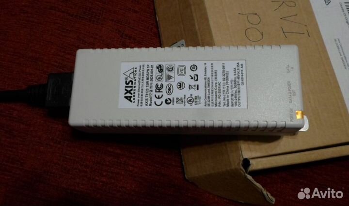 Инжектор PoE Axis T8120