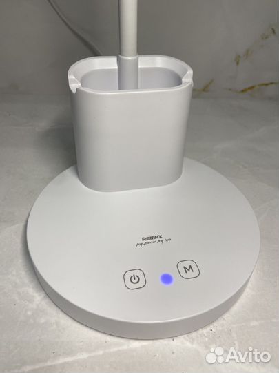 Лампа настольная яркая новая гарантия