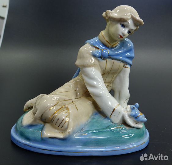 Статуэтка Иванушка и лягушка фарфор Гжель СССР