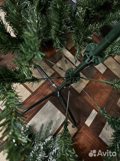 Новогодняя искусственная елка