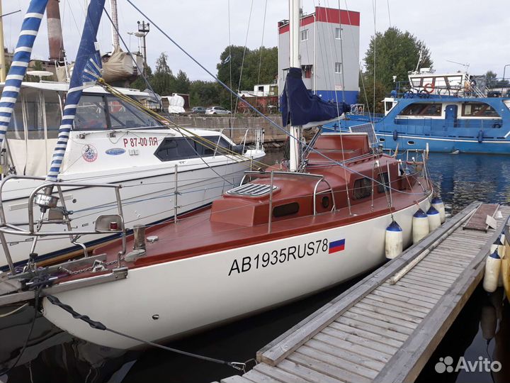 Парусная яхта