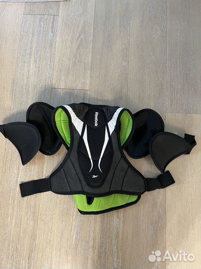 Нагрудник хоккейный