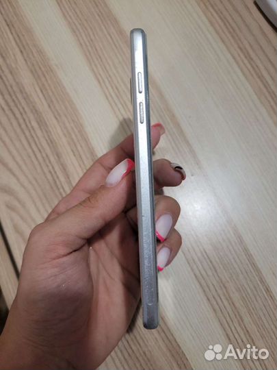 Телефон Samsung galaxy a5 2016