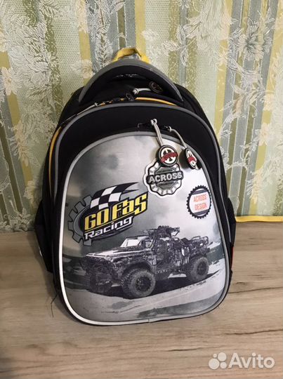 Школьный рюкзак