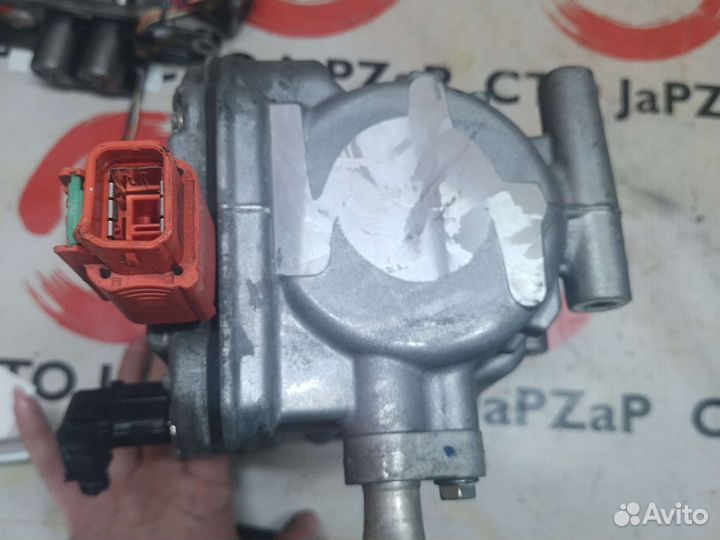 Компрессор кондиционера Toyota Auris /zwe /2zr fe