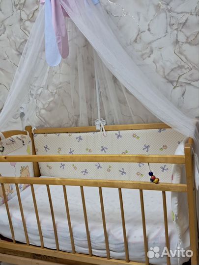 Детская кроватка