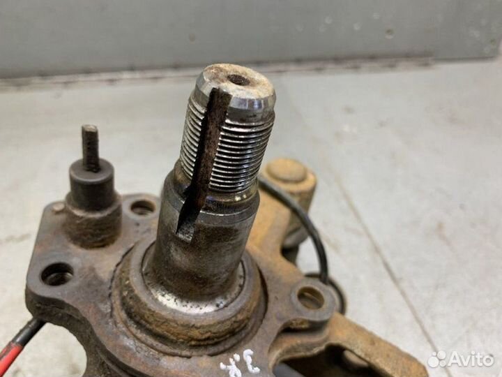 Кулак задний Hyundai Accent седан 1.5 G4EC 2002