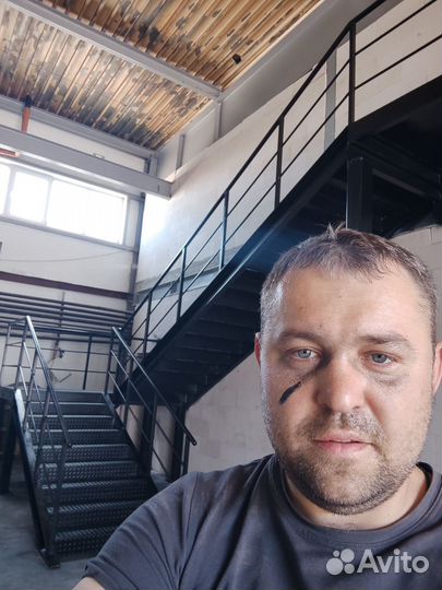 Лестница на металлокаркасе