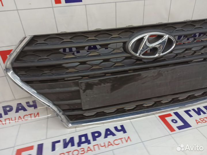 Решетка радиатора Hyundai Solaris 86350-H5000