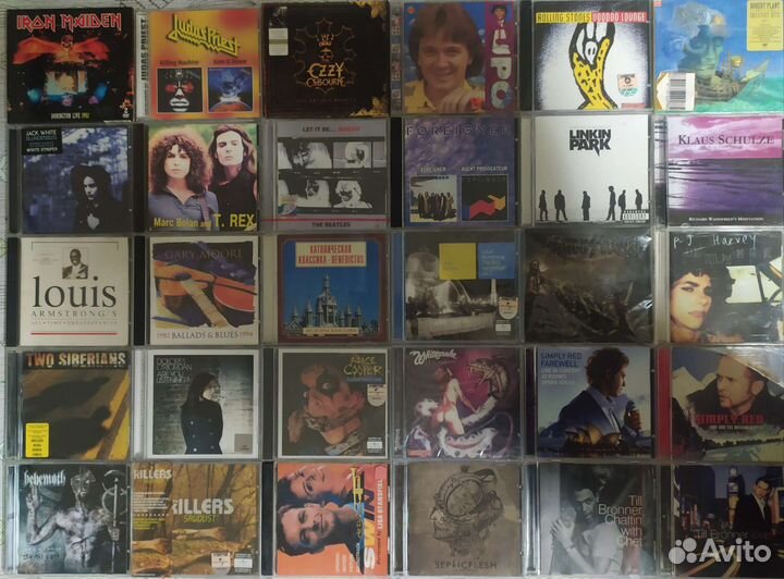 Около 6000 CD. Есть каталог. Обновление 11.08