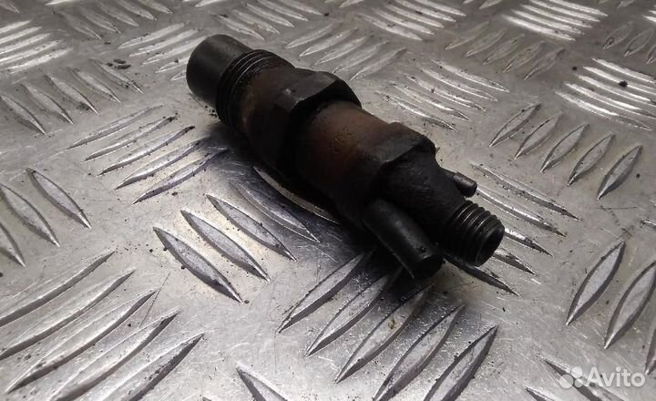 Форсунка топливная Volkswagen Transporter T4 2.4