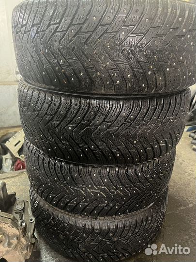 Nokian Tyres Hakkapeliitta 8 215/60 R16 99T