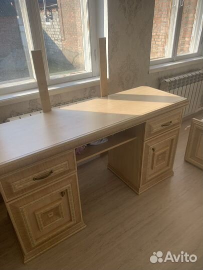 Спальный гарнитур