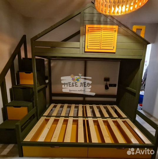 Двухъярусная кровать